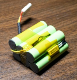 Neato battery without overwrap
